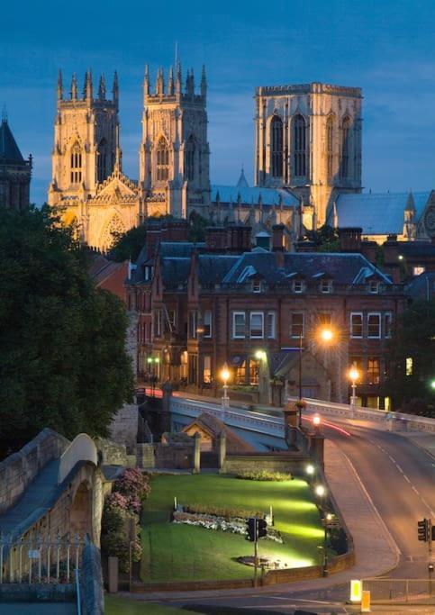 Aldwark View With Free Parking Lägenhet York Exteriör bild